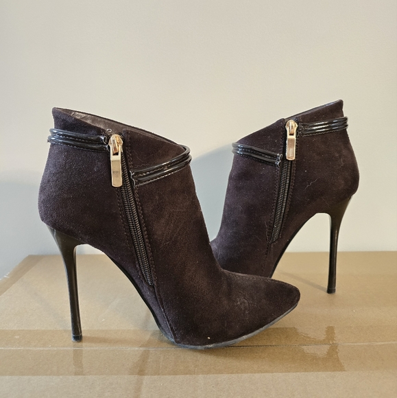 Chocolate brown suede boots - Picture 3 of 7